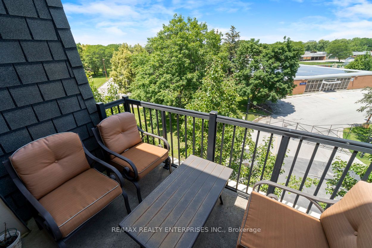 443 Centennial Forest Dr, #408