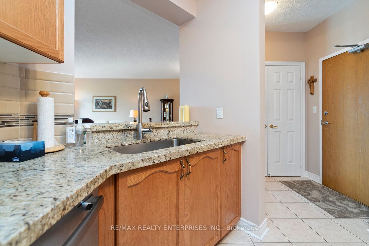 443 Centennial Forest Dr, #408