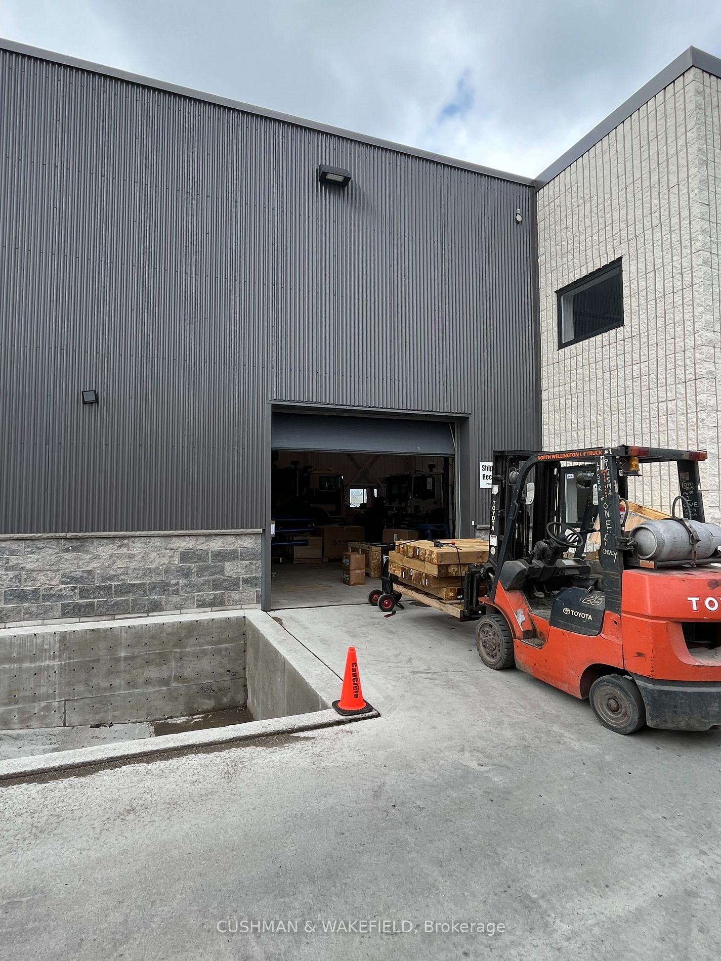 5 Commerce Rd