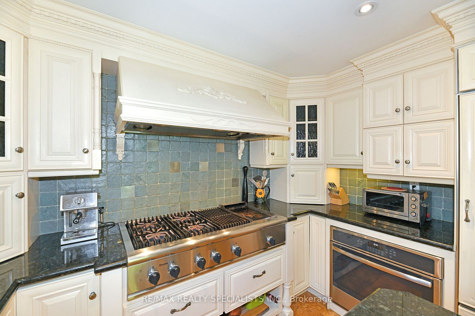 24 Langley Pl