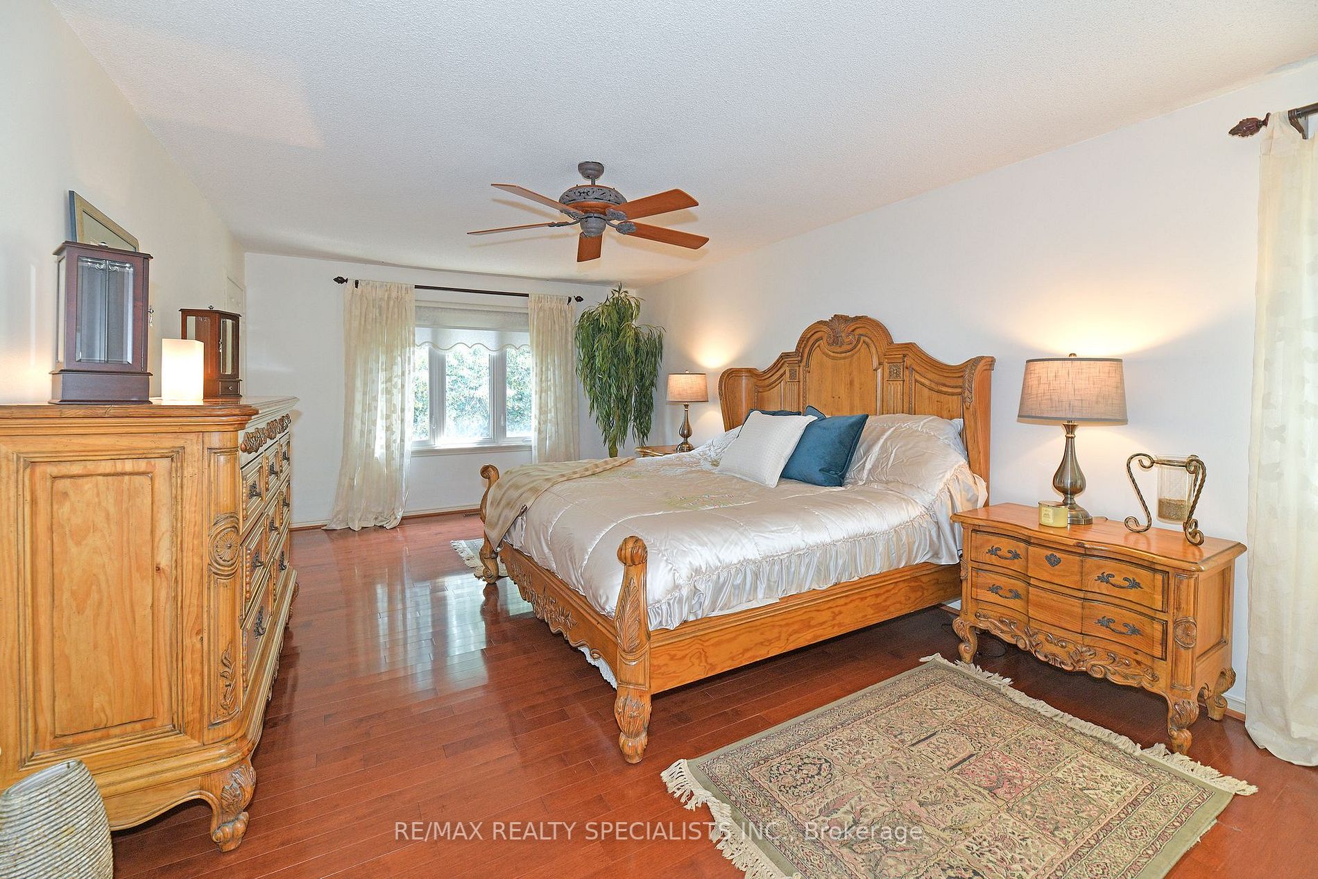 24 Langley Pl