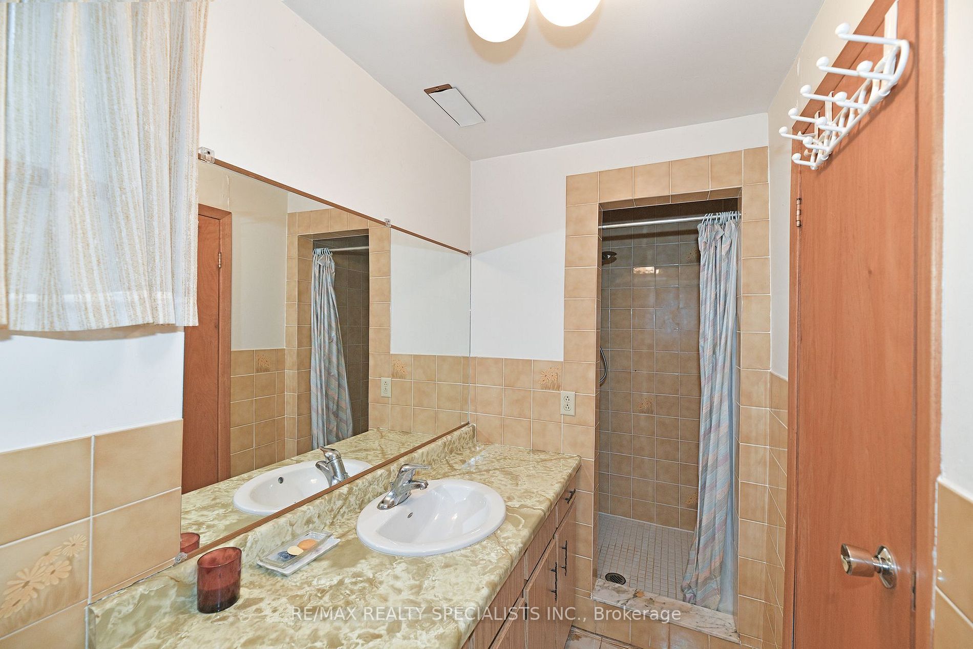 24 Langley Pl