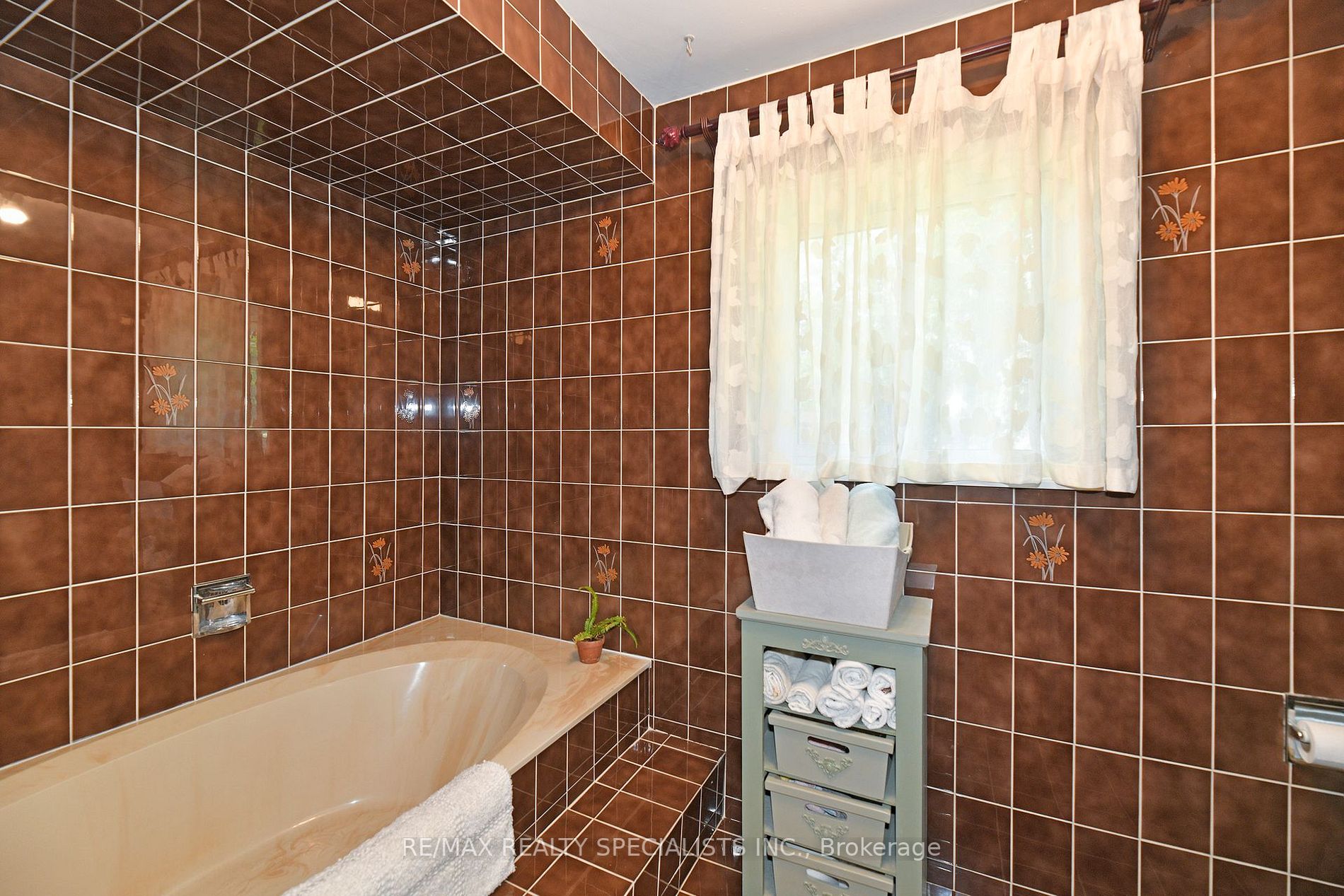 24 Langley Pl