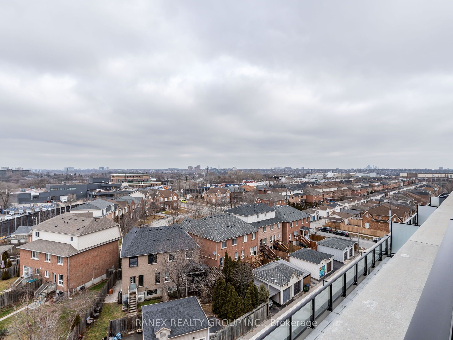 2300 St Clair Ave W, #723