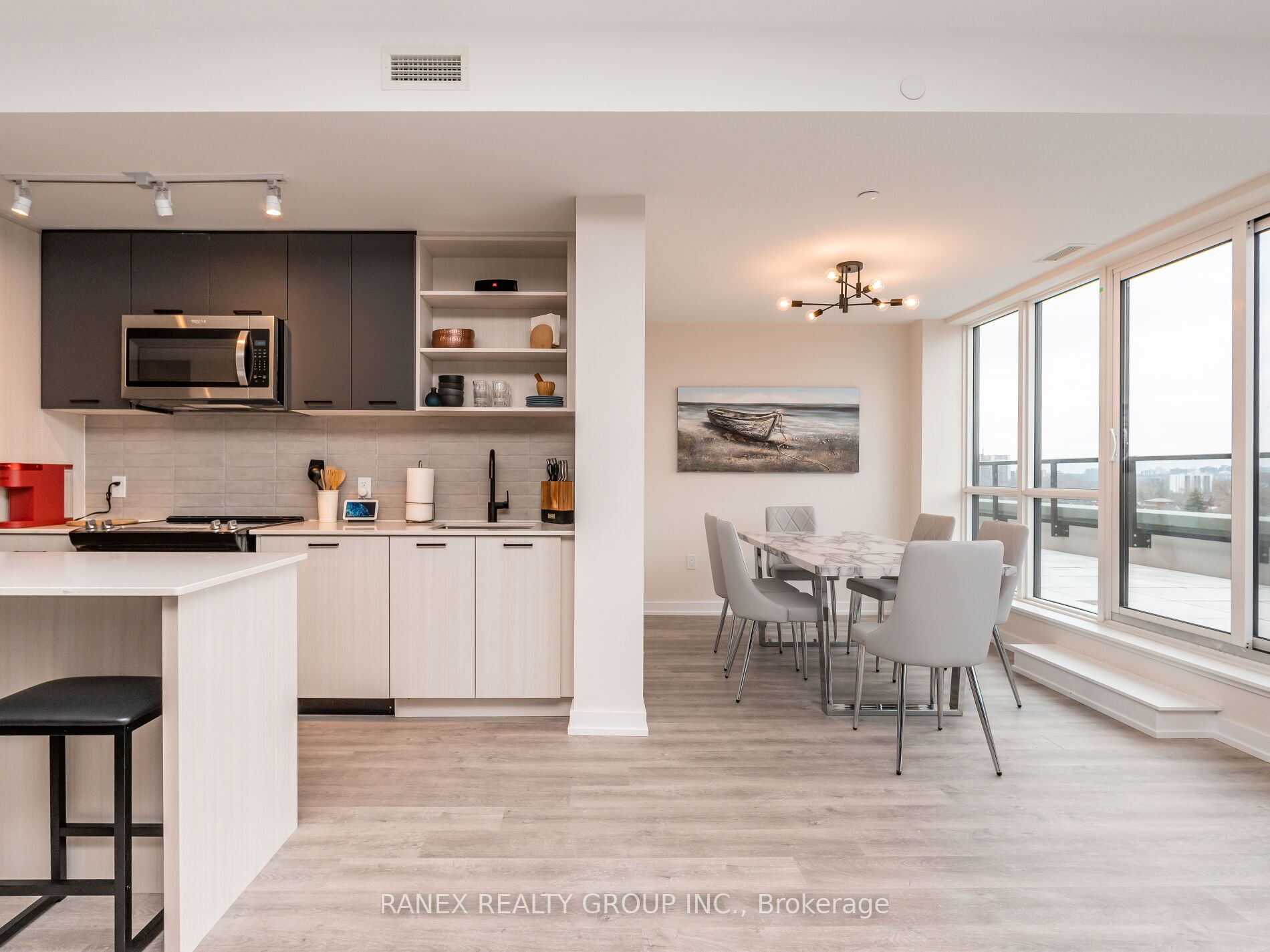 2300 St Clair Ave W, #723