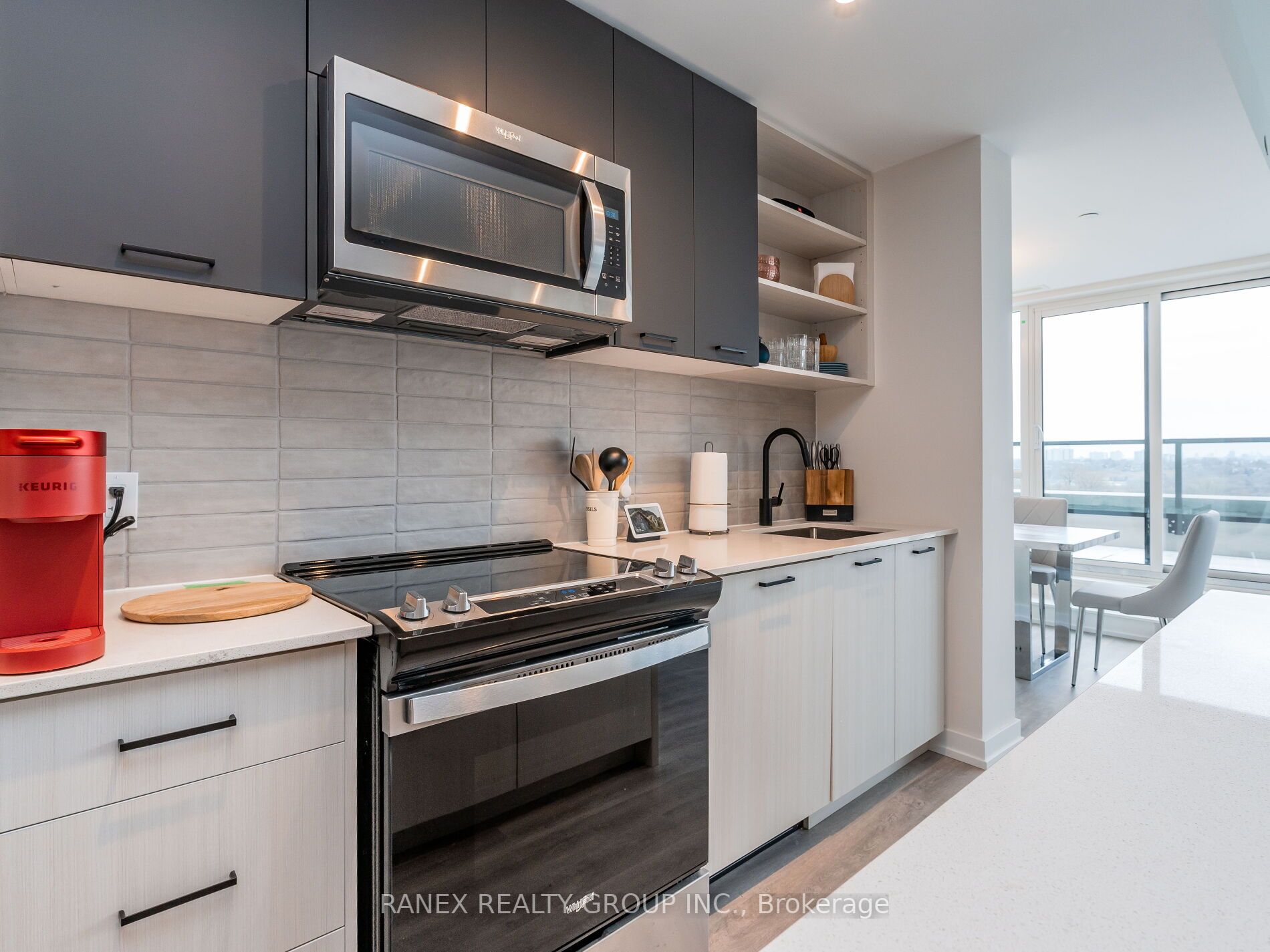 2300 St Clair Ave W, #723