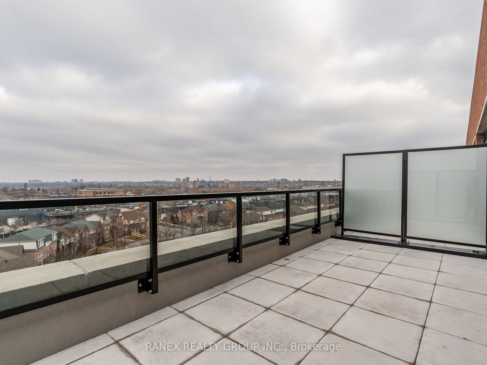 2300 St Clair Ave W, #723