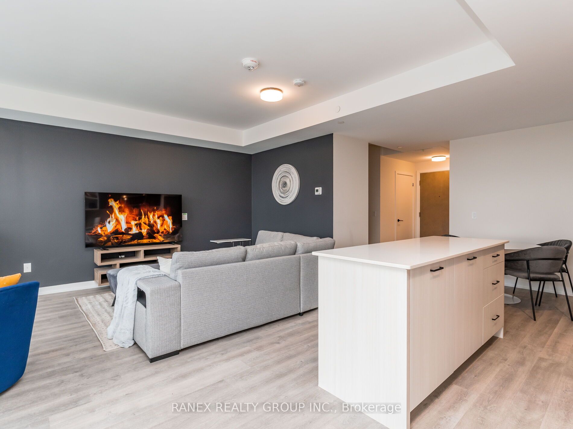 2300 St Clair Ave W, #723