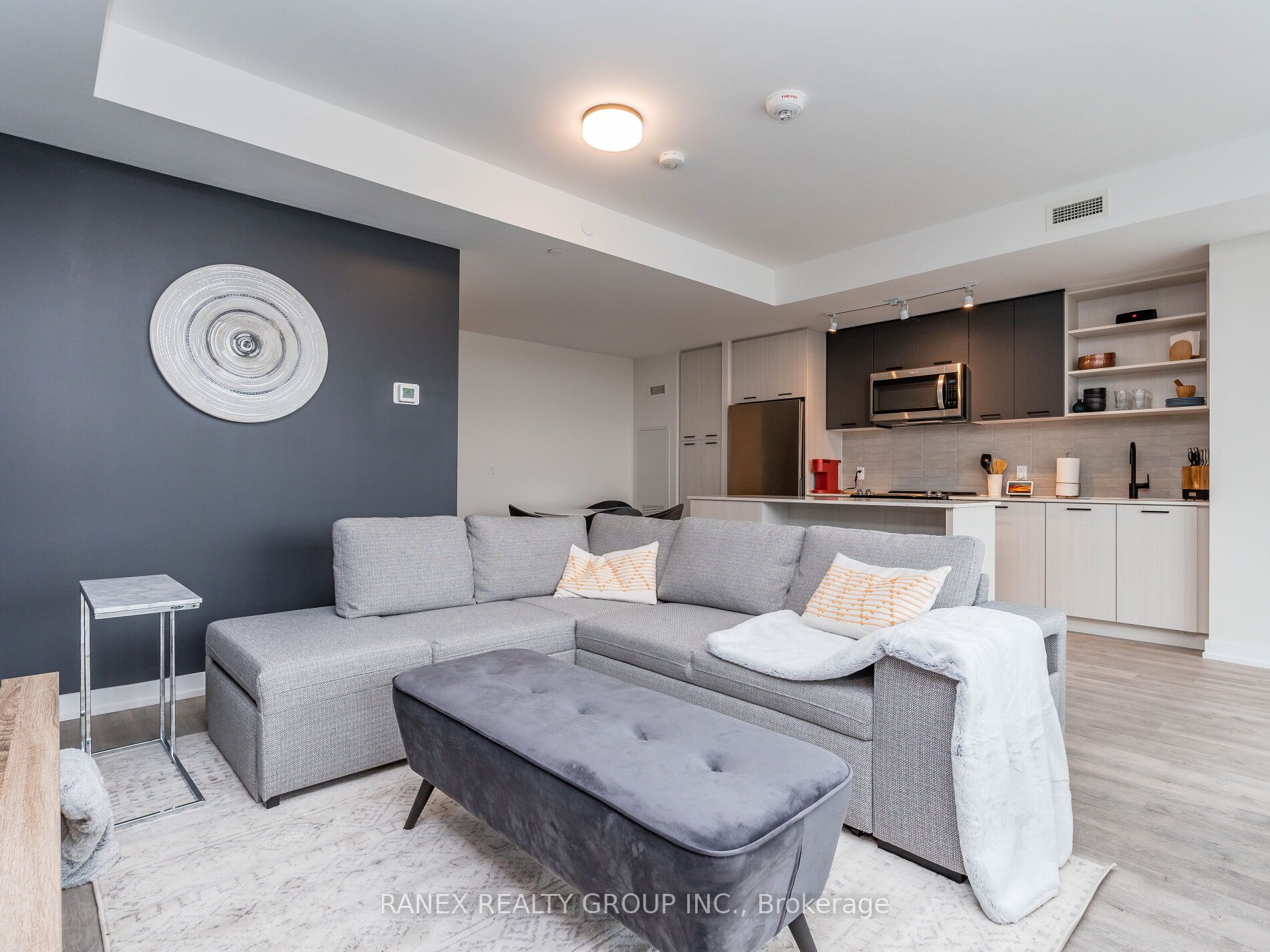 2300 St Clair Ave W, #723