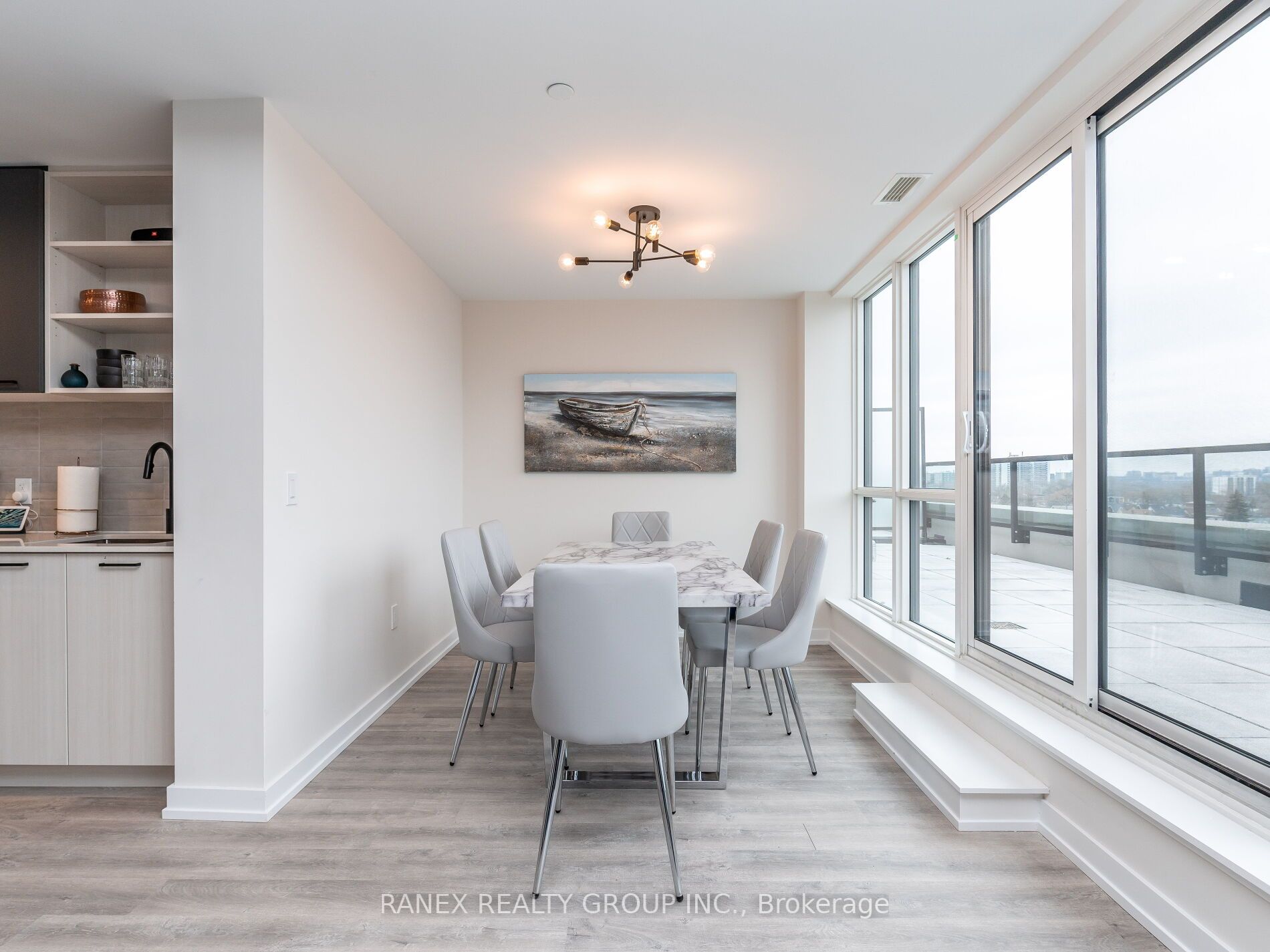 2300 St Clair Ave W, #723