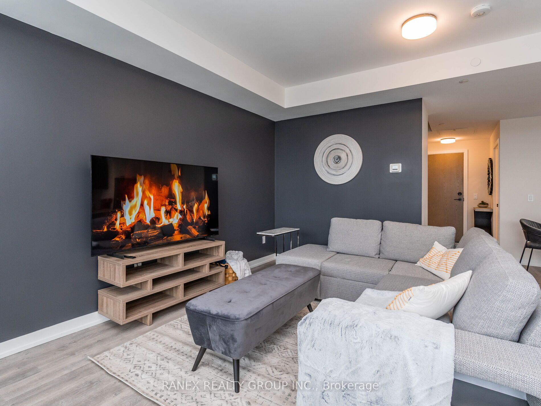 2300 St Clair Ave W, #723