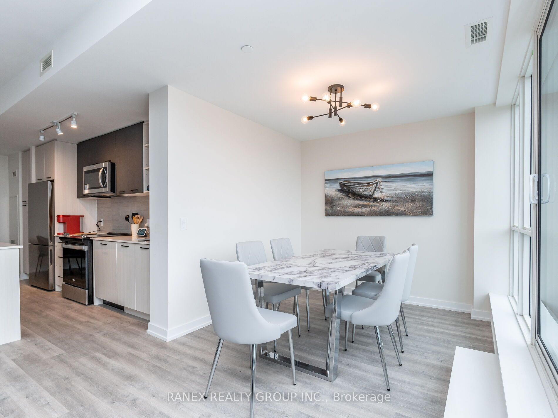2300 St Clair Ave W, #723