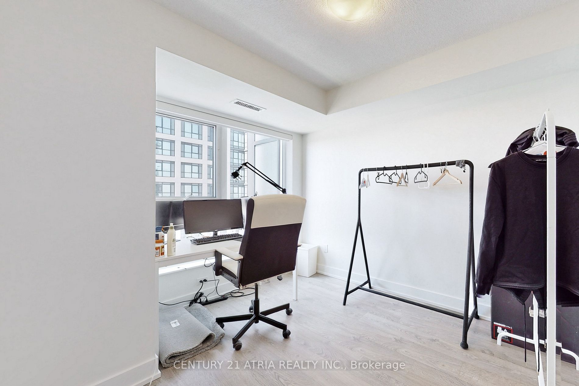 7 Mabelle Ave, #1501