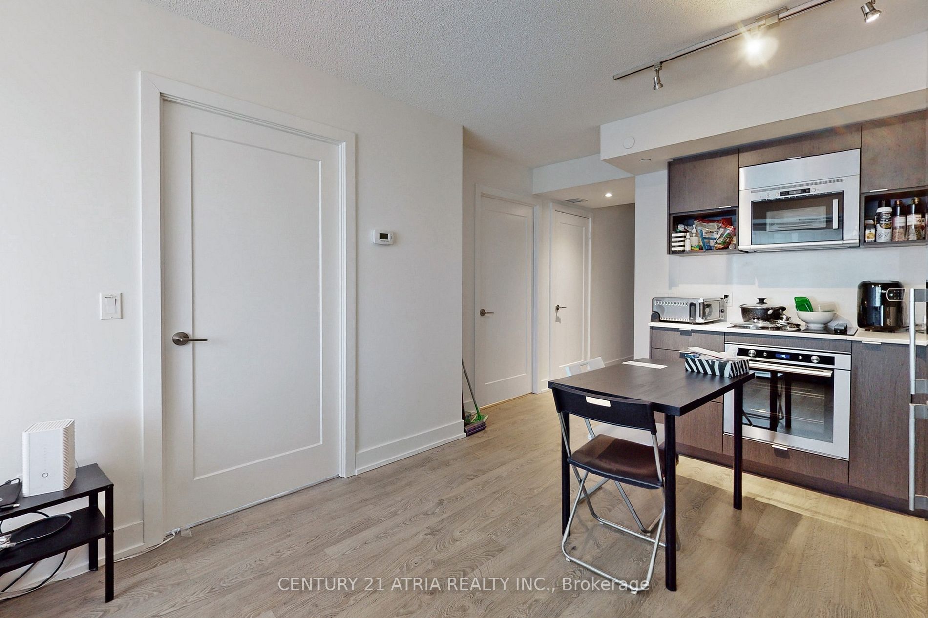 7 Mabelle Ave, #1501