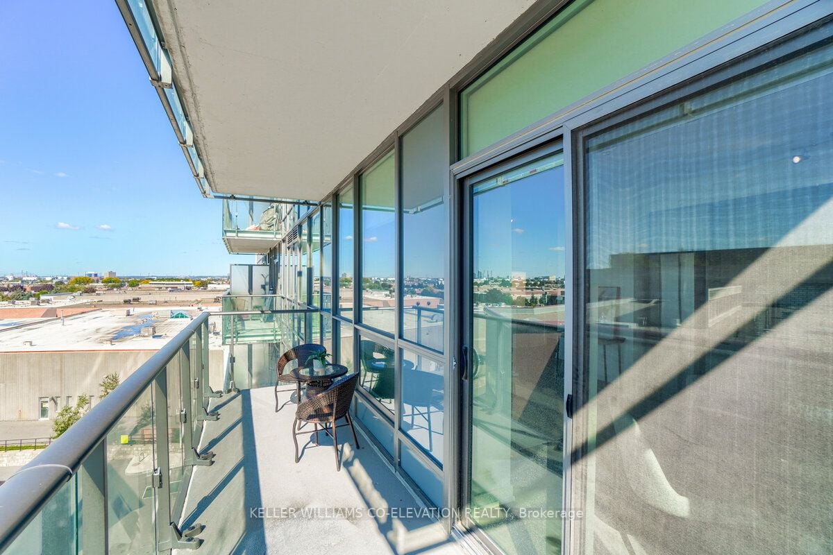 10 De Boers Dr, #601