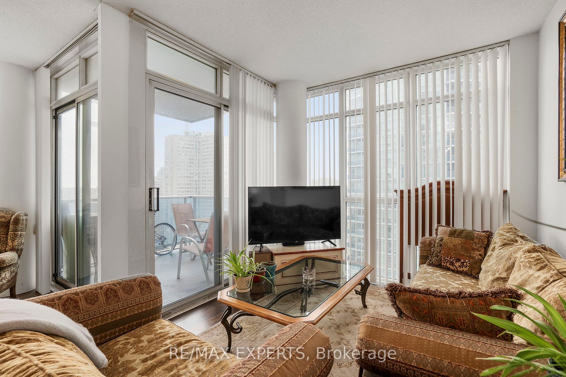 90 Absolute Ave, #1706