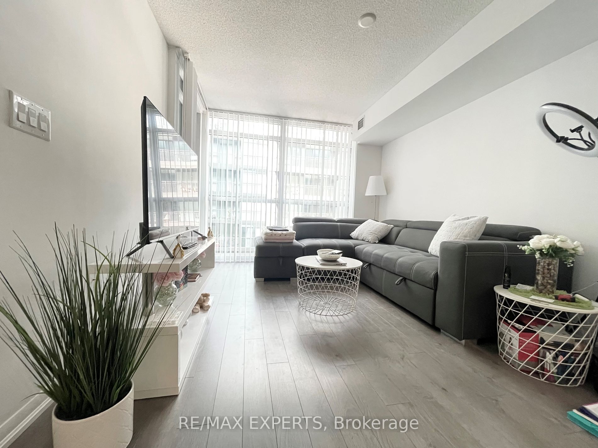 3091 Dufferin St, #419
