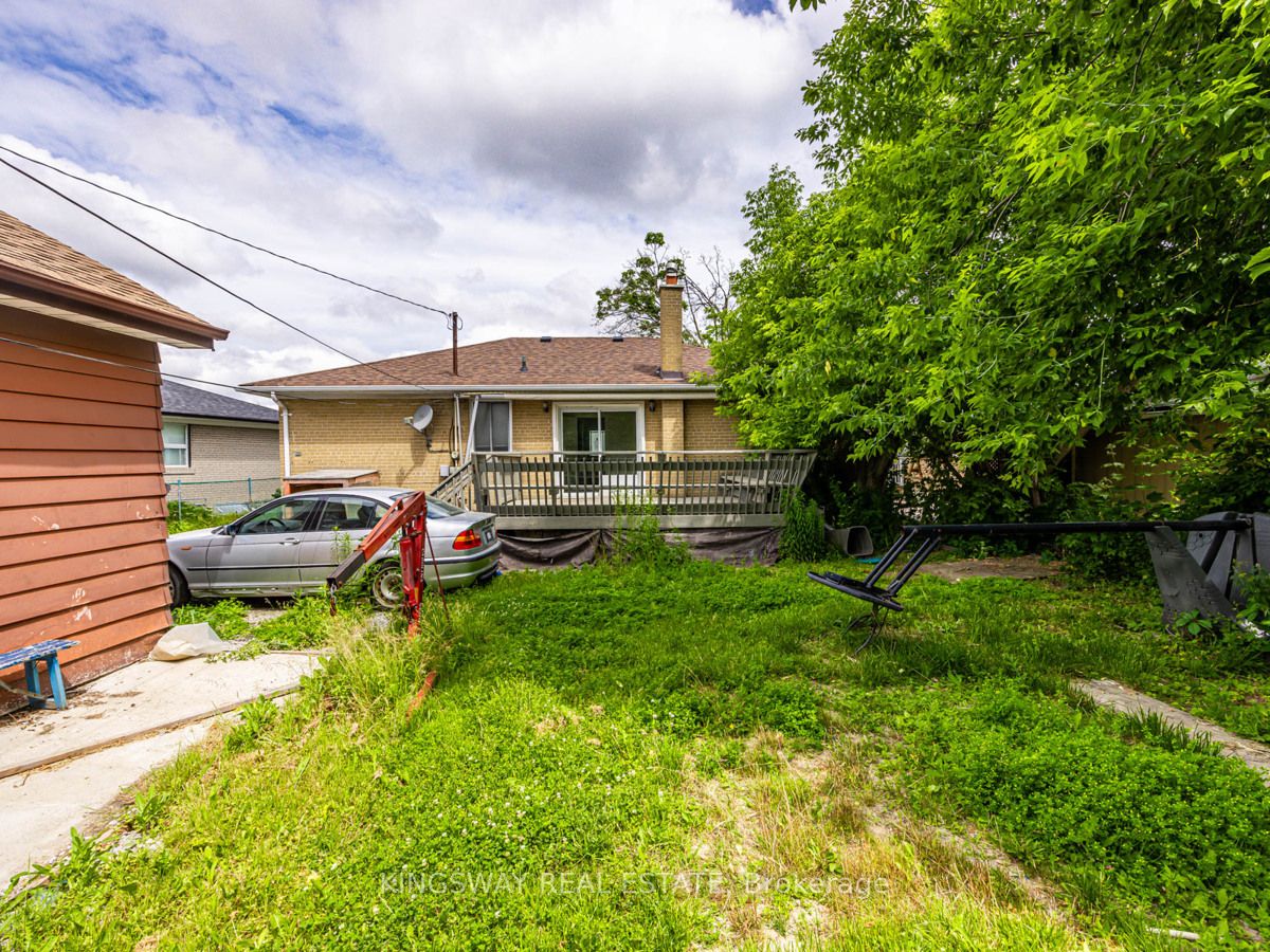 344 Leonard St