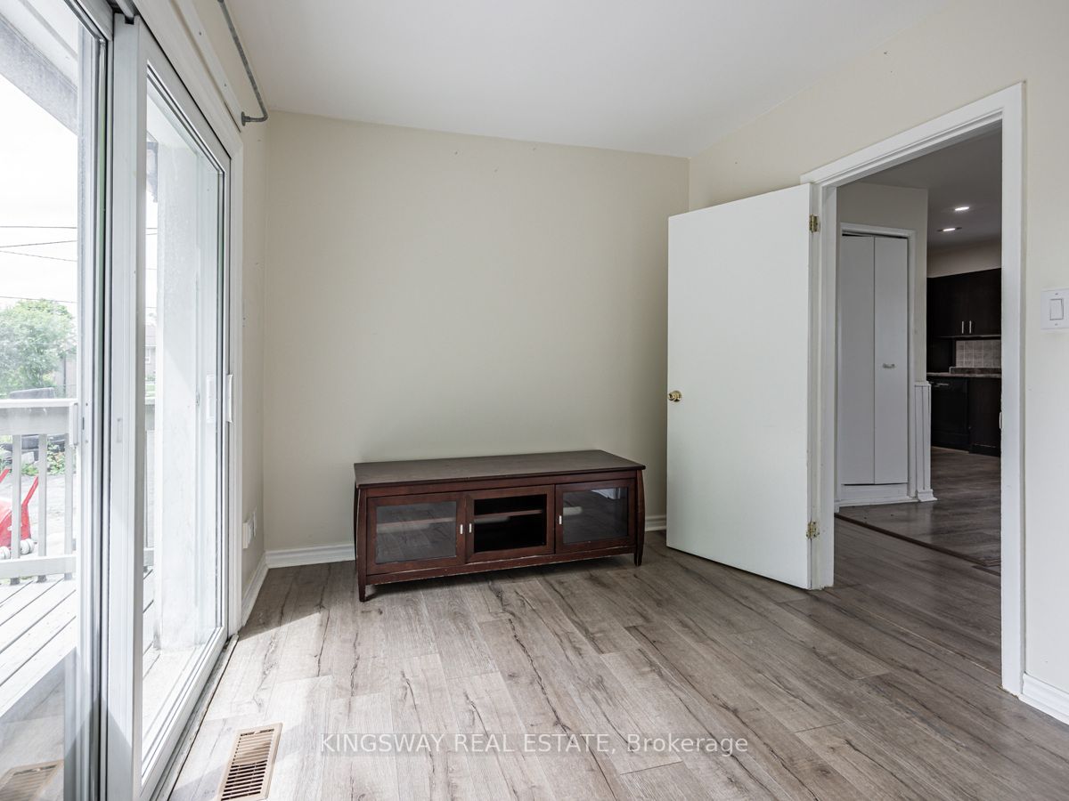 344 Leonard St