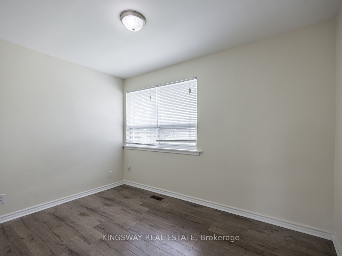 344 Leonard St