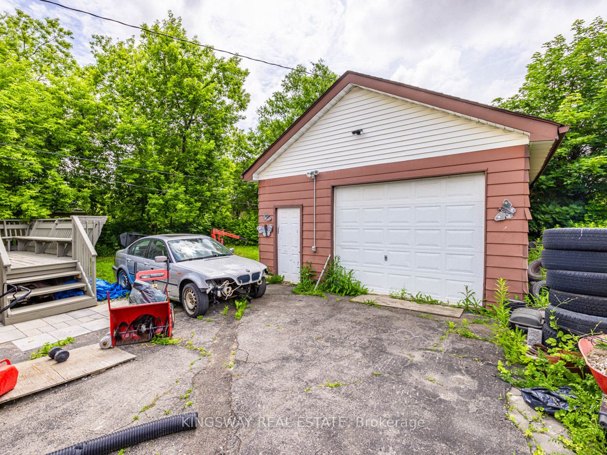 344 Leonard St