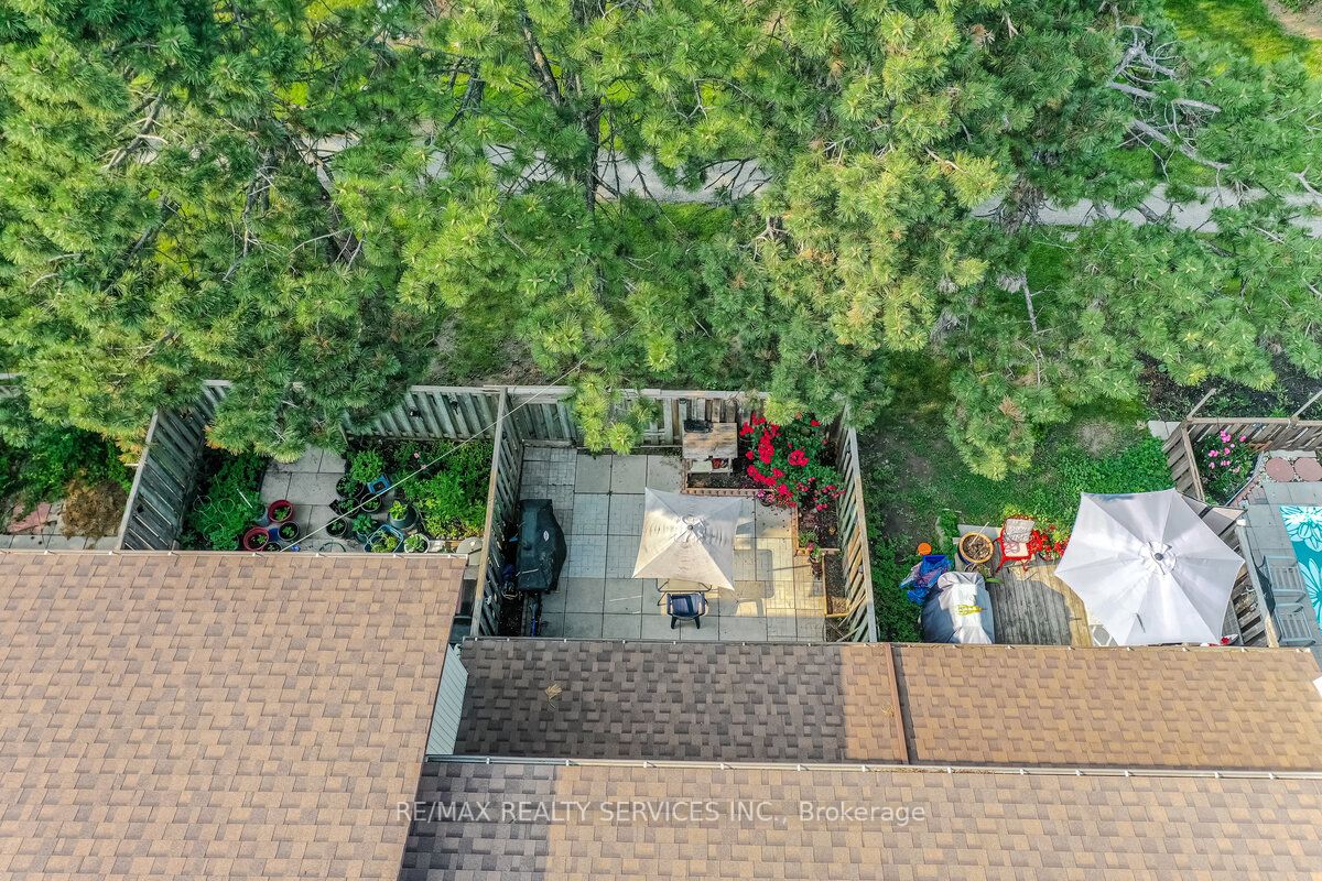101 Foster Cres, #101