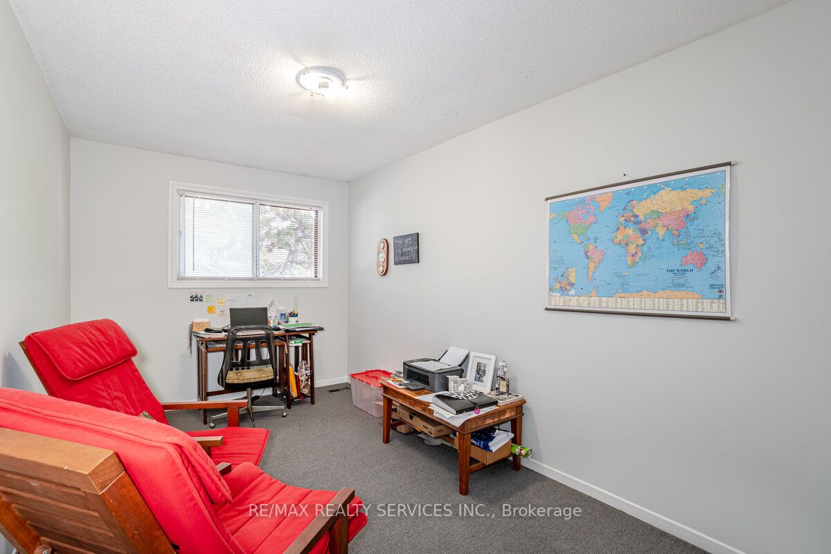 101 Foster Cres, #101