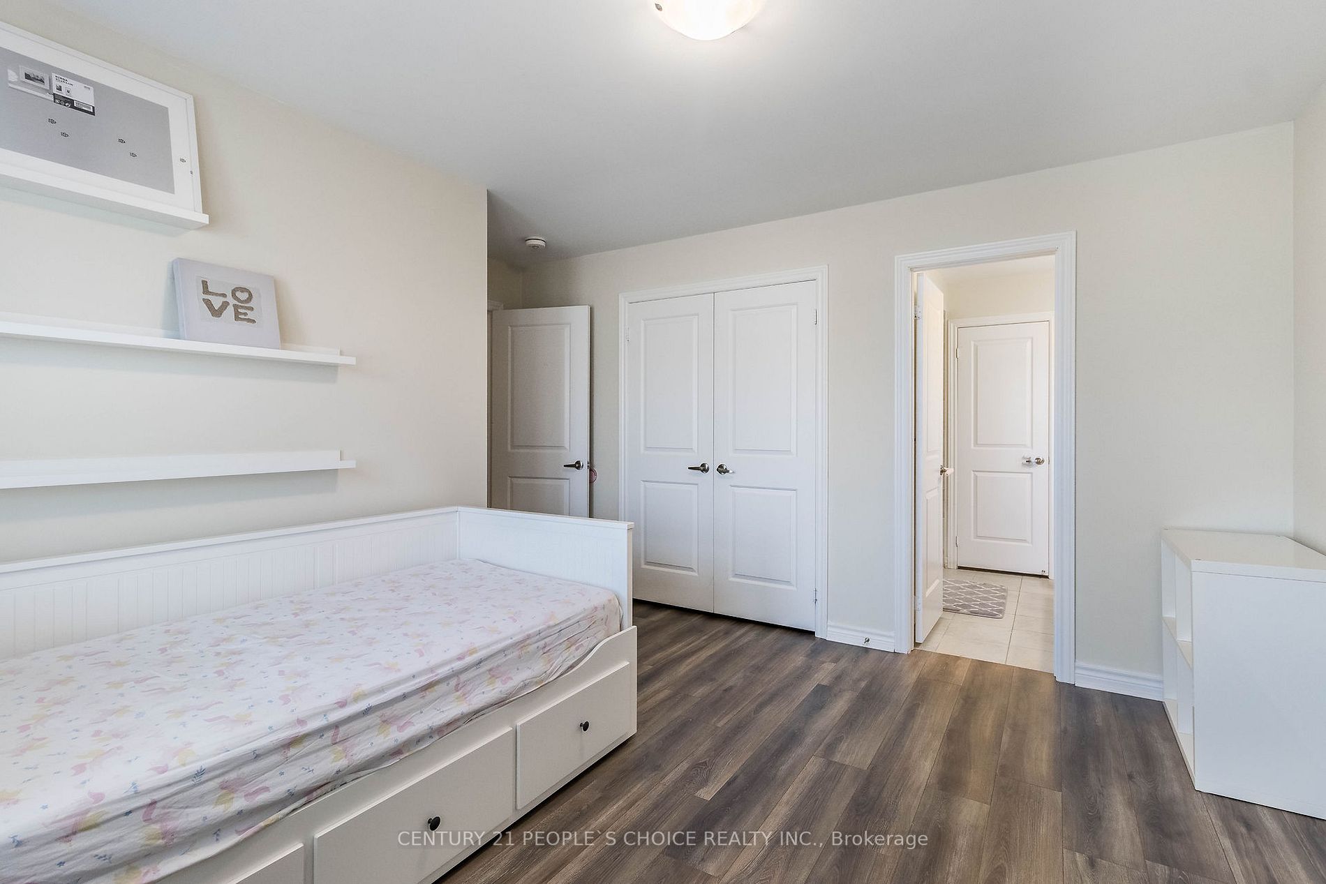 14 Watfive St