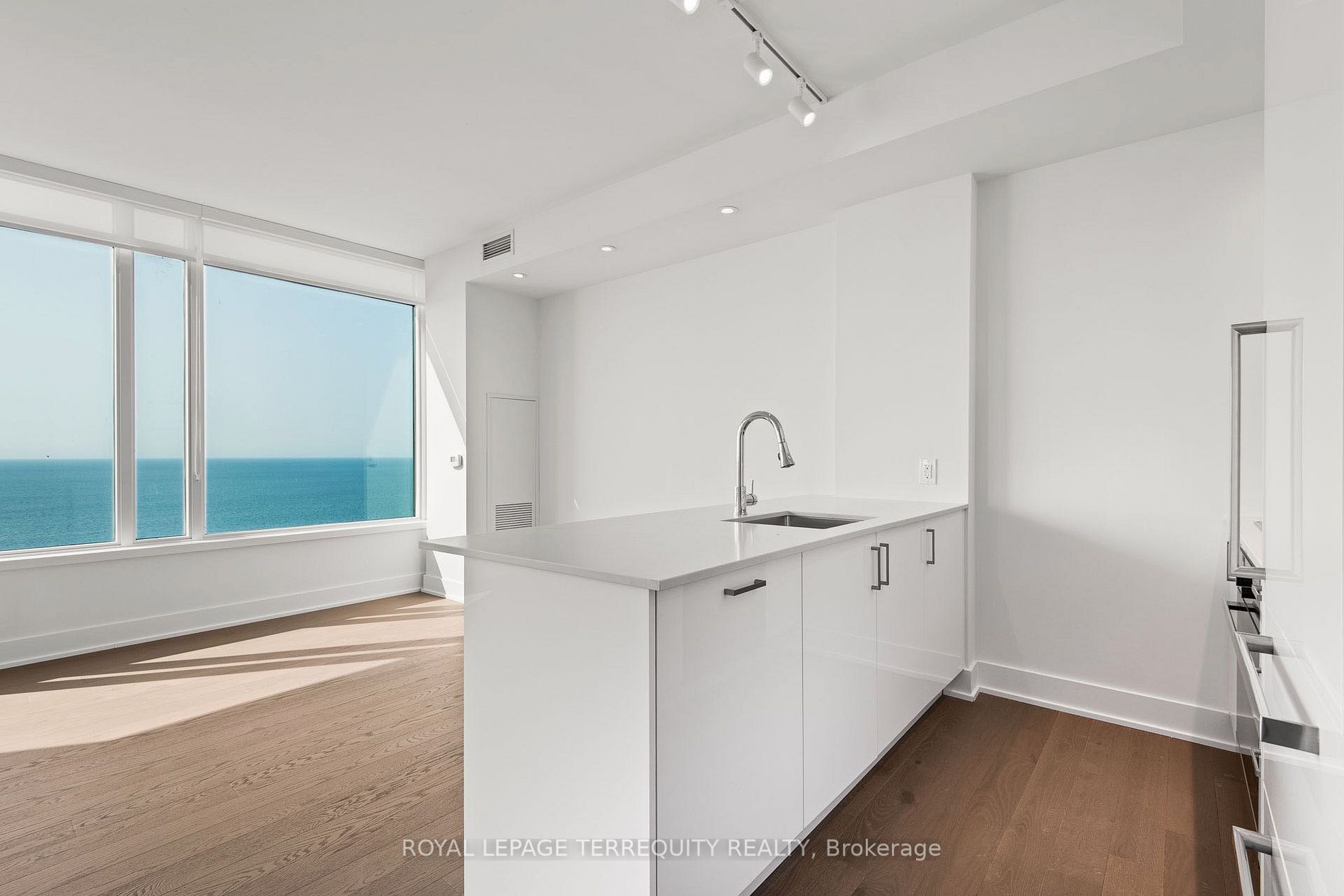 1928 Lake Shore Blvd W, #3706