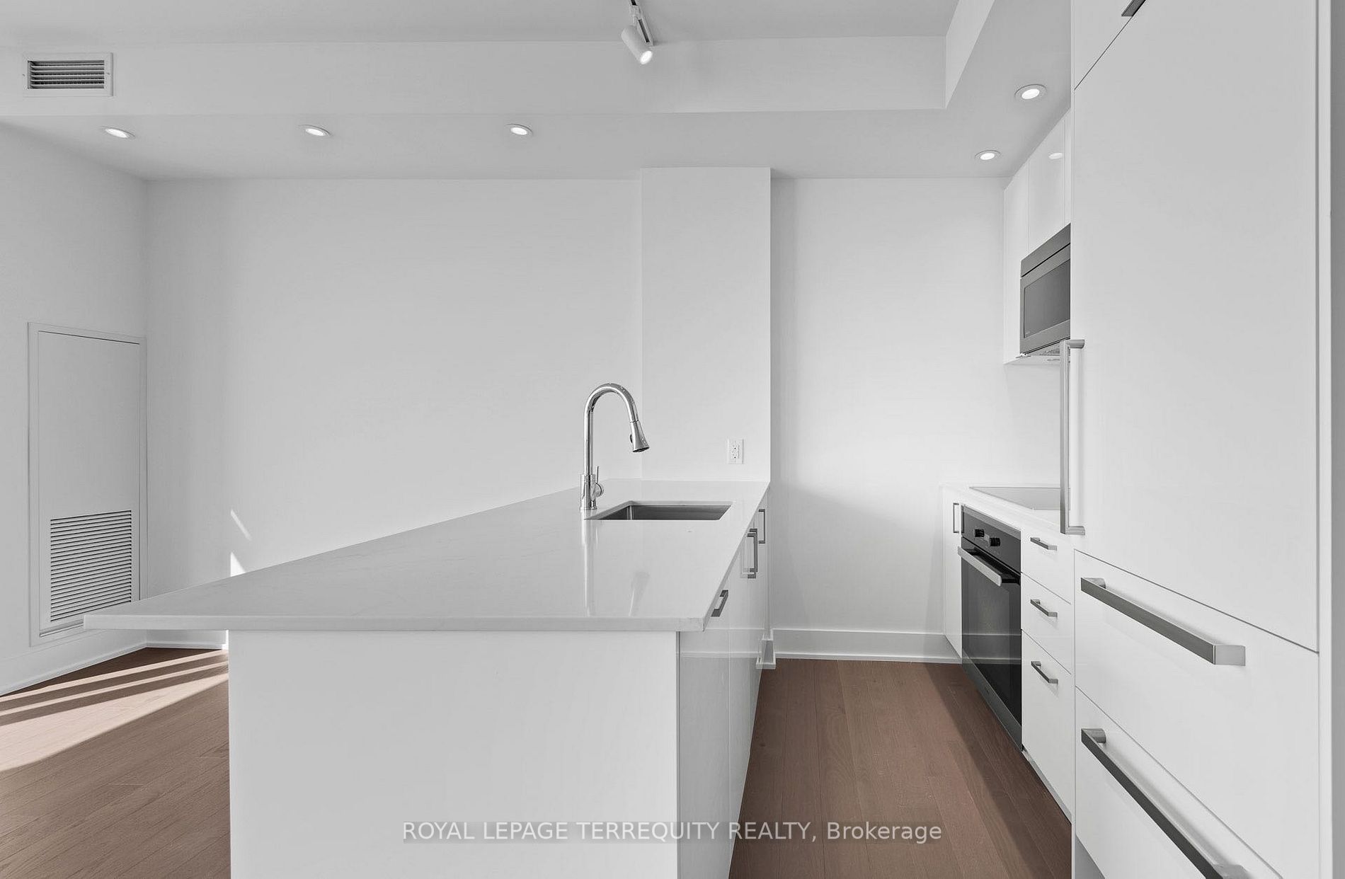 1928 Lake Shore Blvd W, #3706