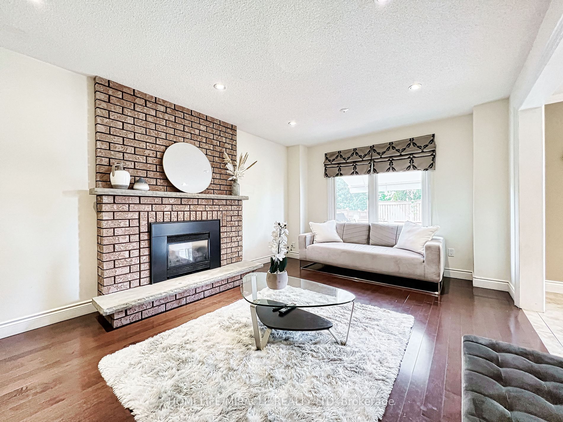 4478 Grassland Crescent