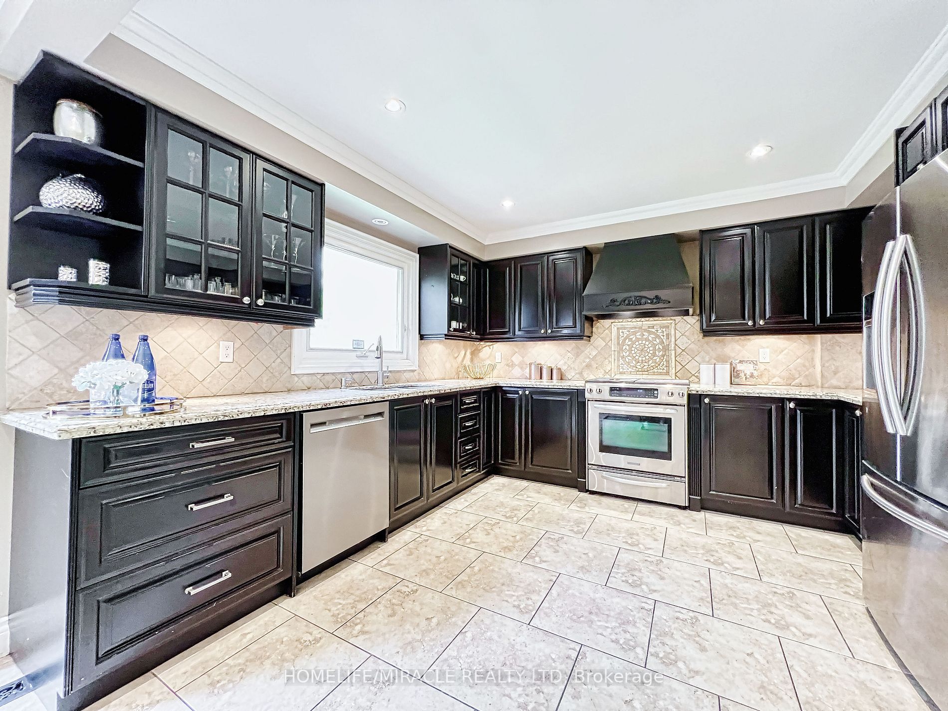 4478 Grassland Crescent