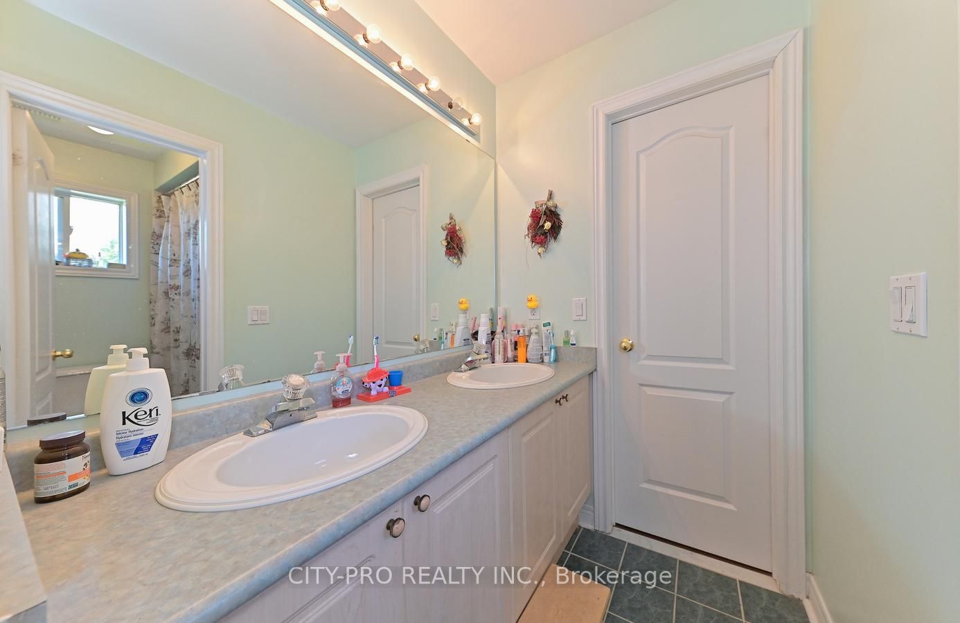 5121 Parkplace Circ