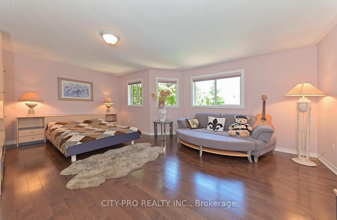 5121 Parkplace Circ