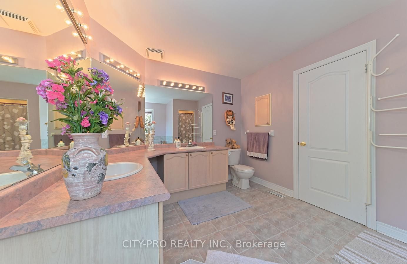5121 Parkplace Circ