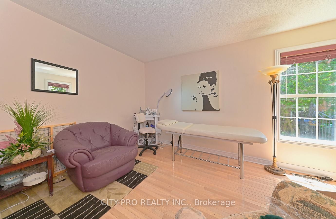 5121 Parkplace Circ