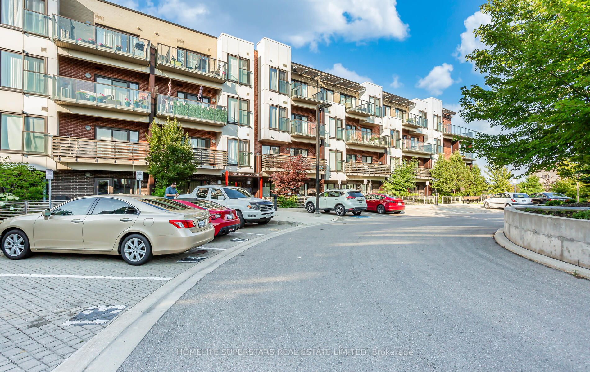 5025 Harvard Rd, #204