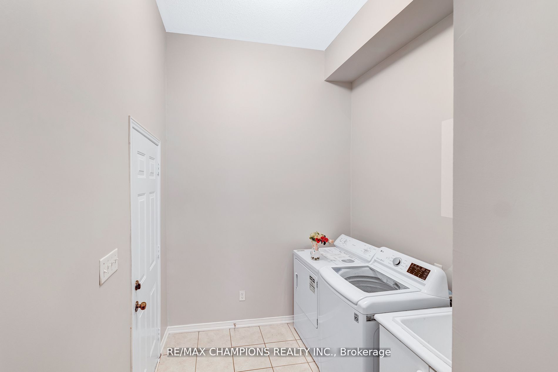 11 Cape Dorset Cres