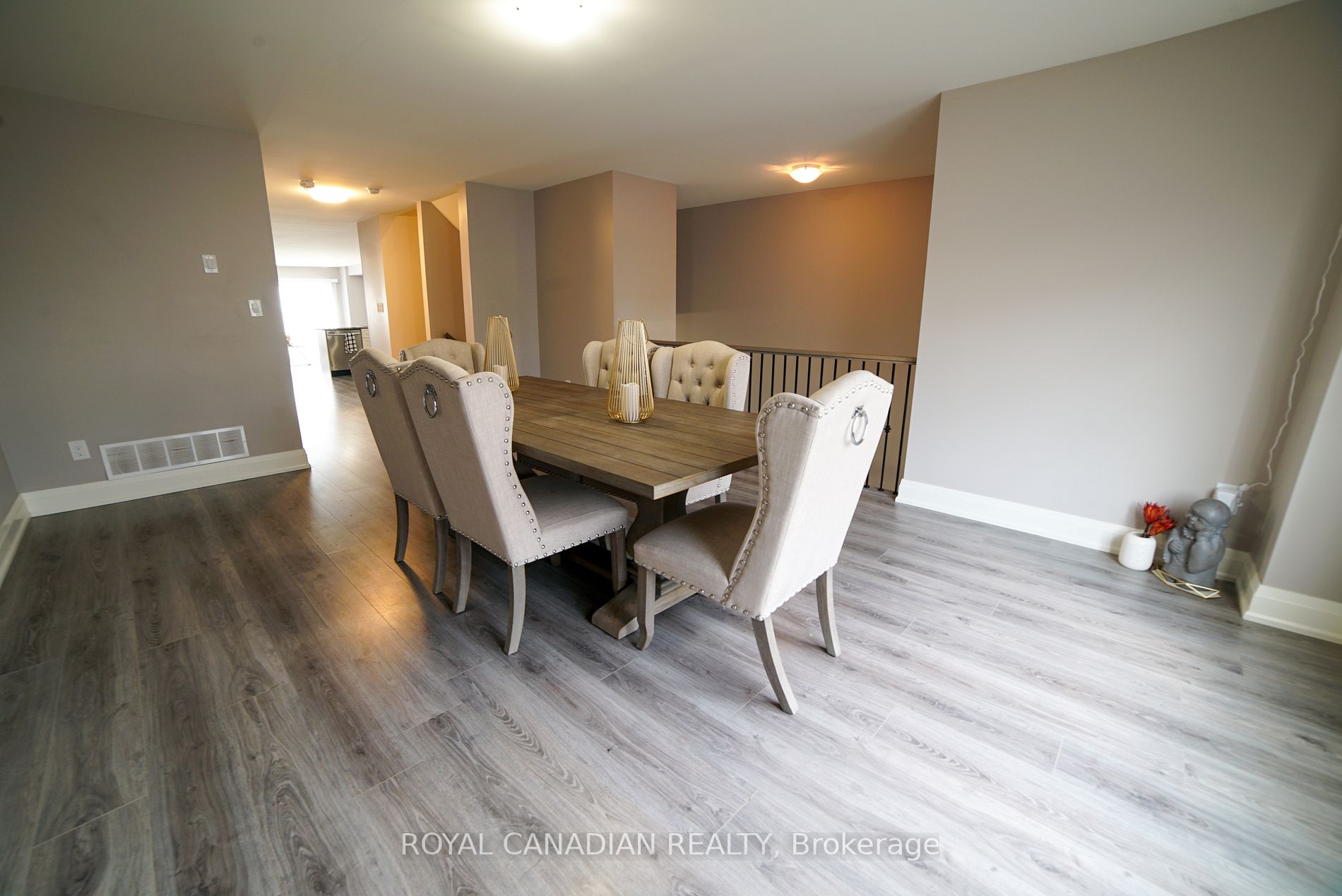 1F Chisholm Street E