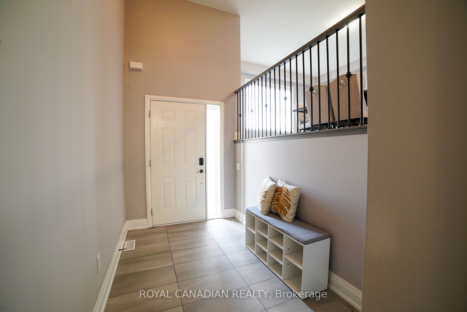 1F Chisholm Street E