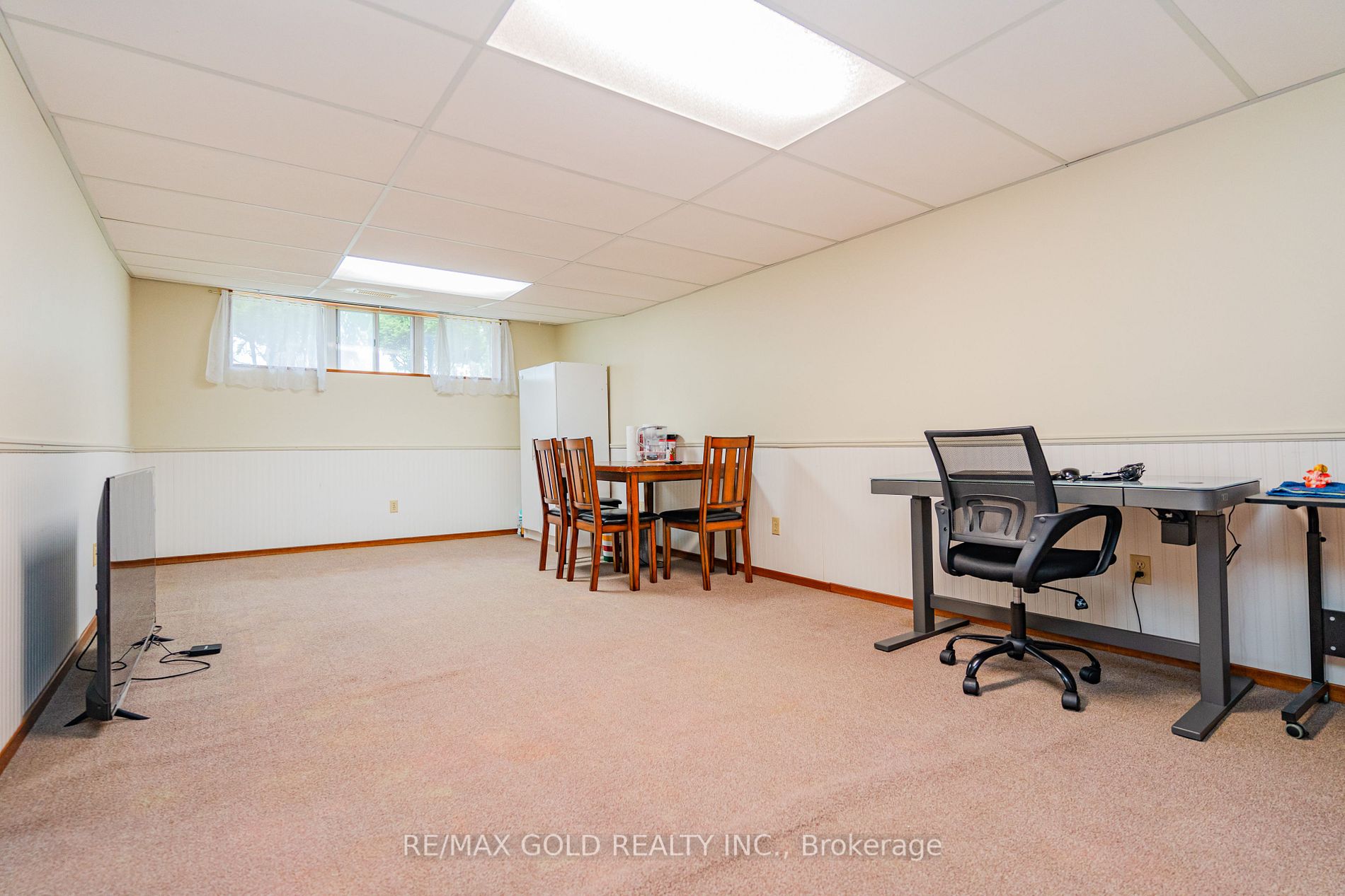 122 Earnscliffe Circ