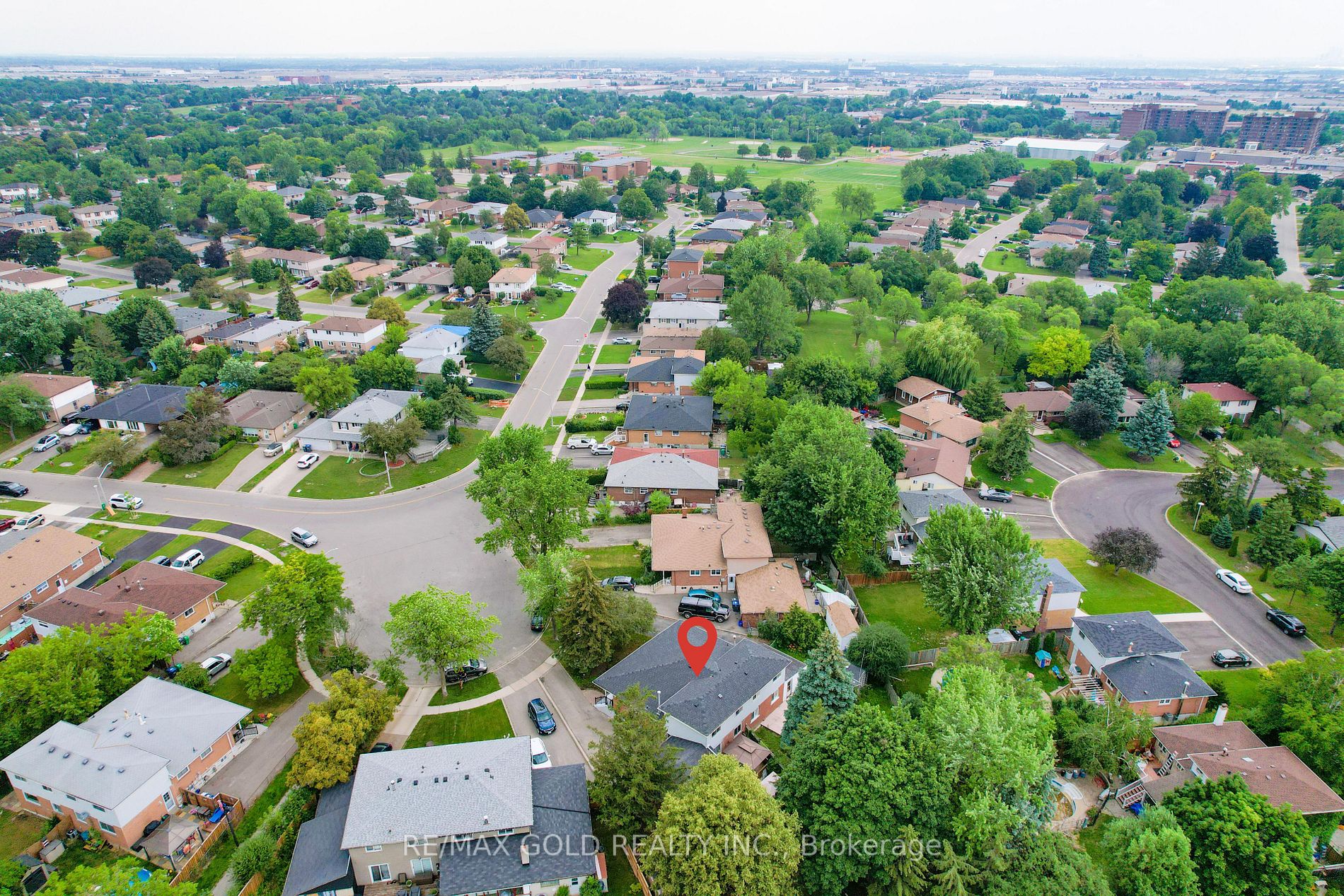 122 Earnscliffe Circ