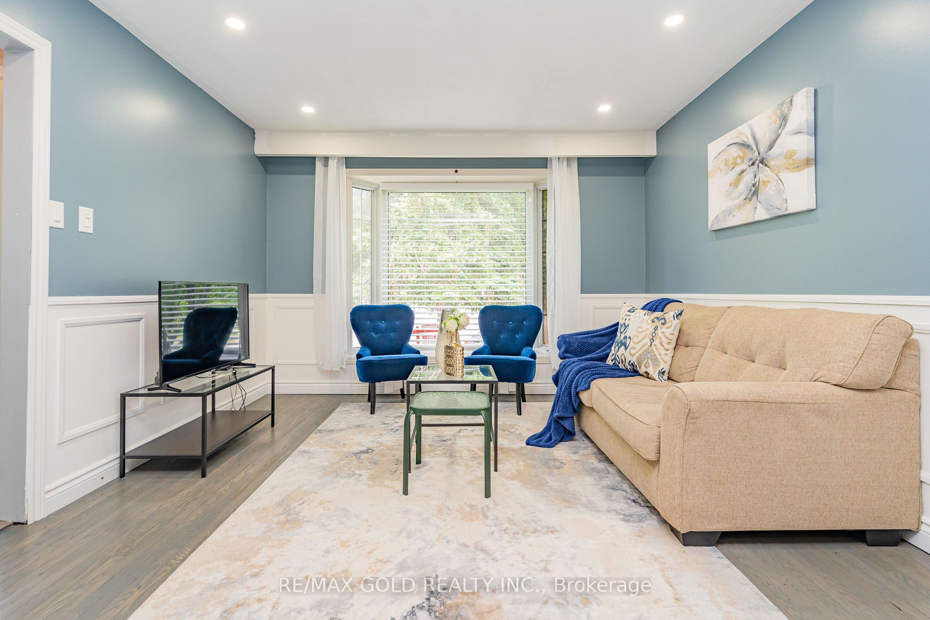 122 Earnscliffe Circ