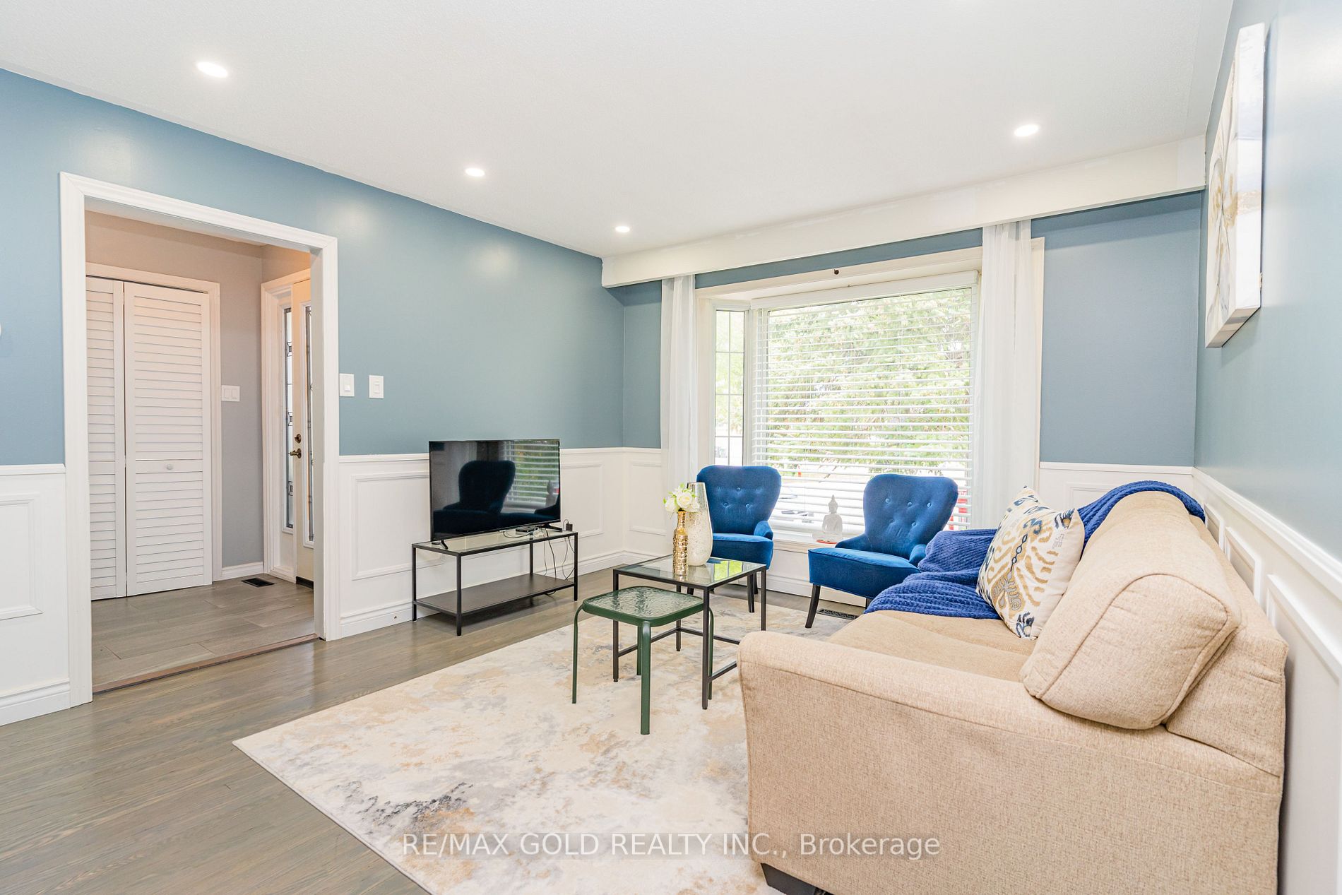 122 Earnscliffe Circ