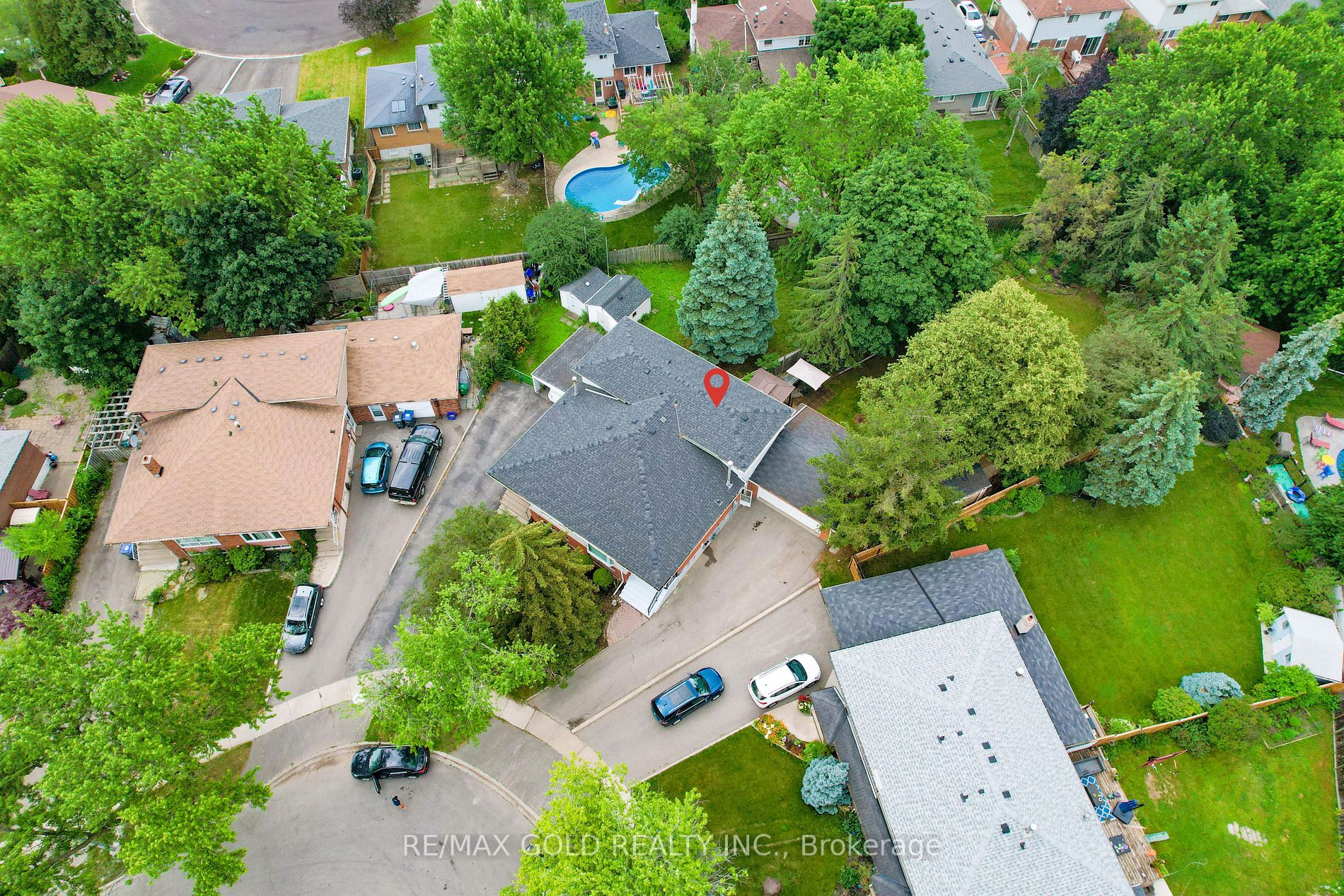 122 Earnscliffe Circ