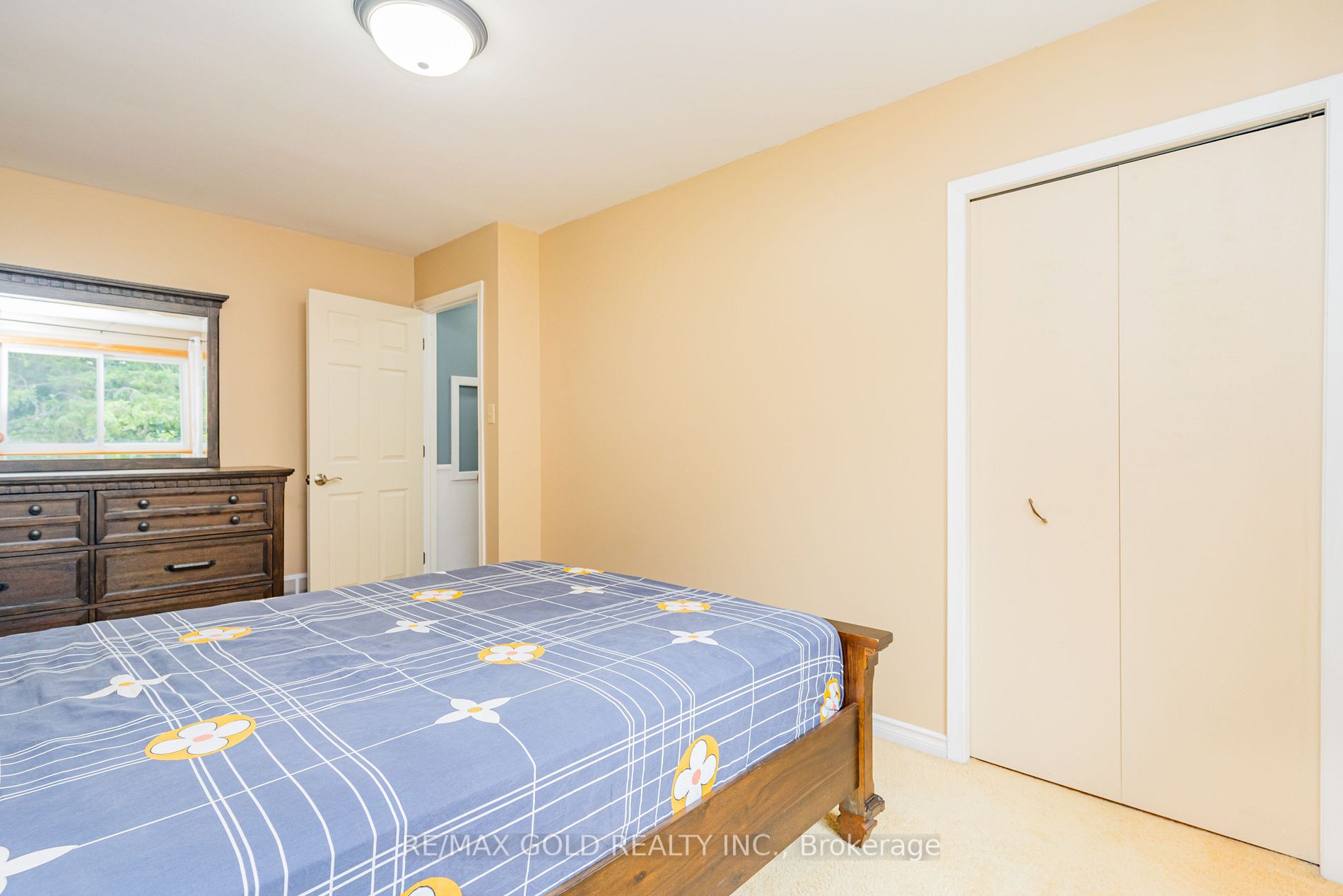 122 Earnscliffe Circ