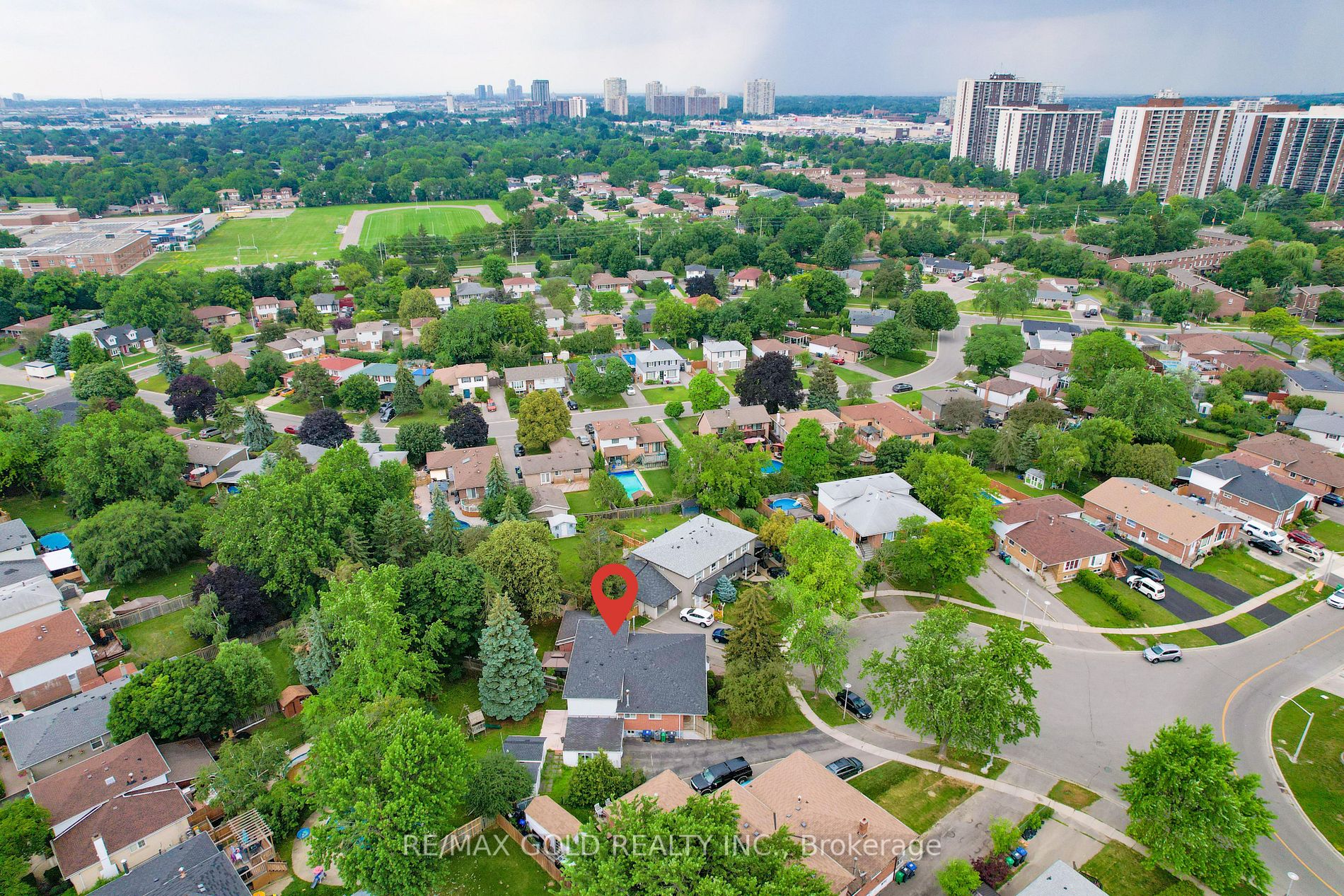 122 Earnscliffe Circ
