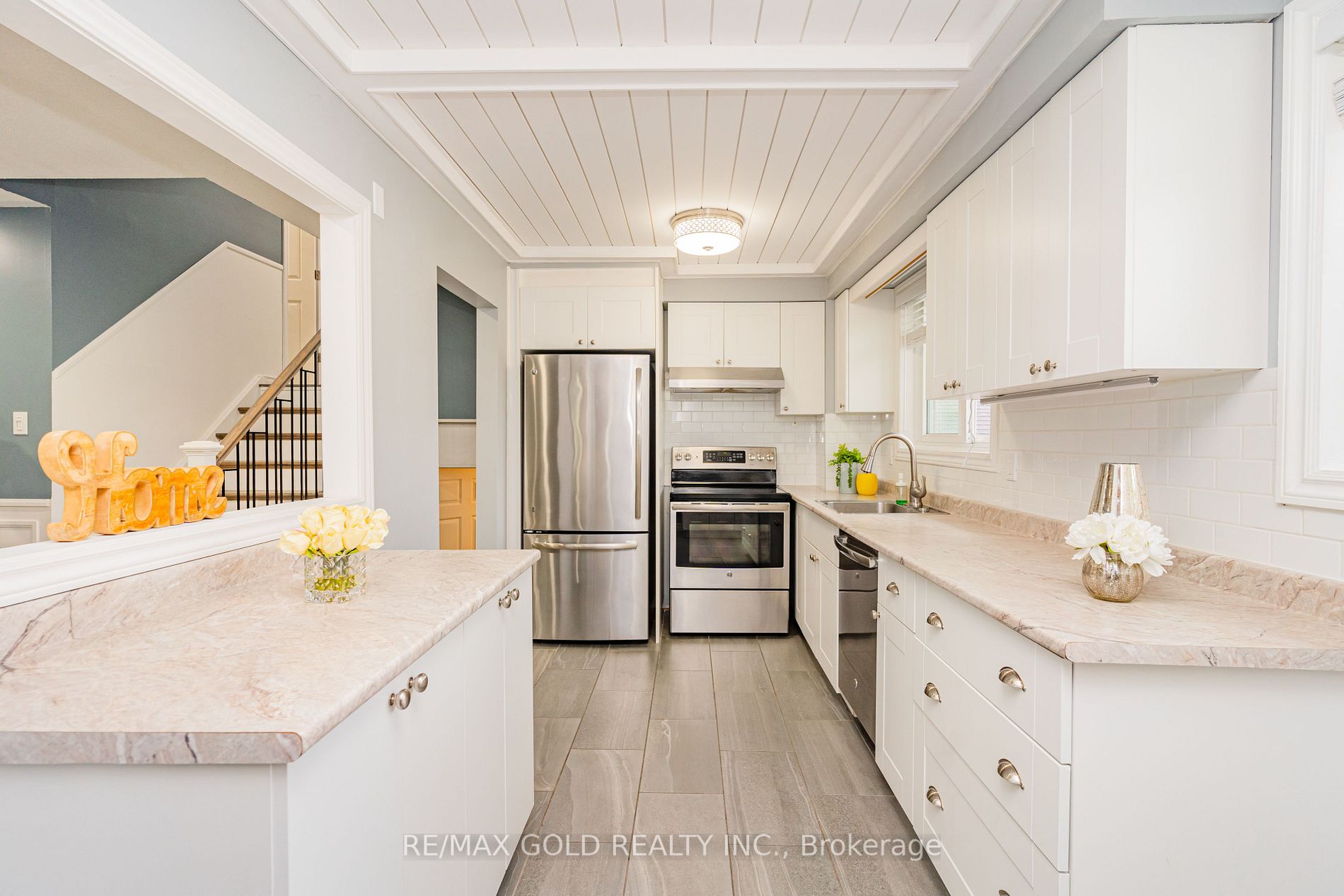 122 Earnscliffe Circ