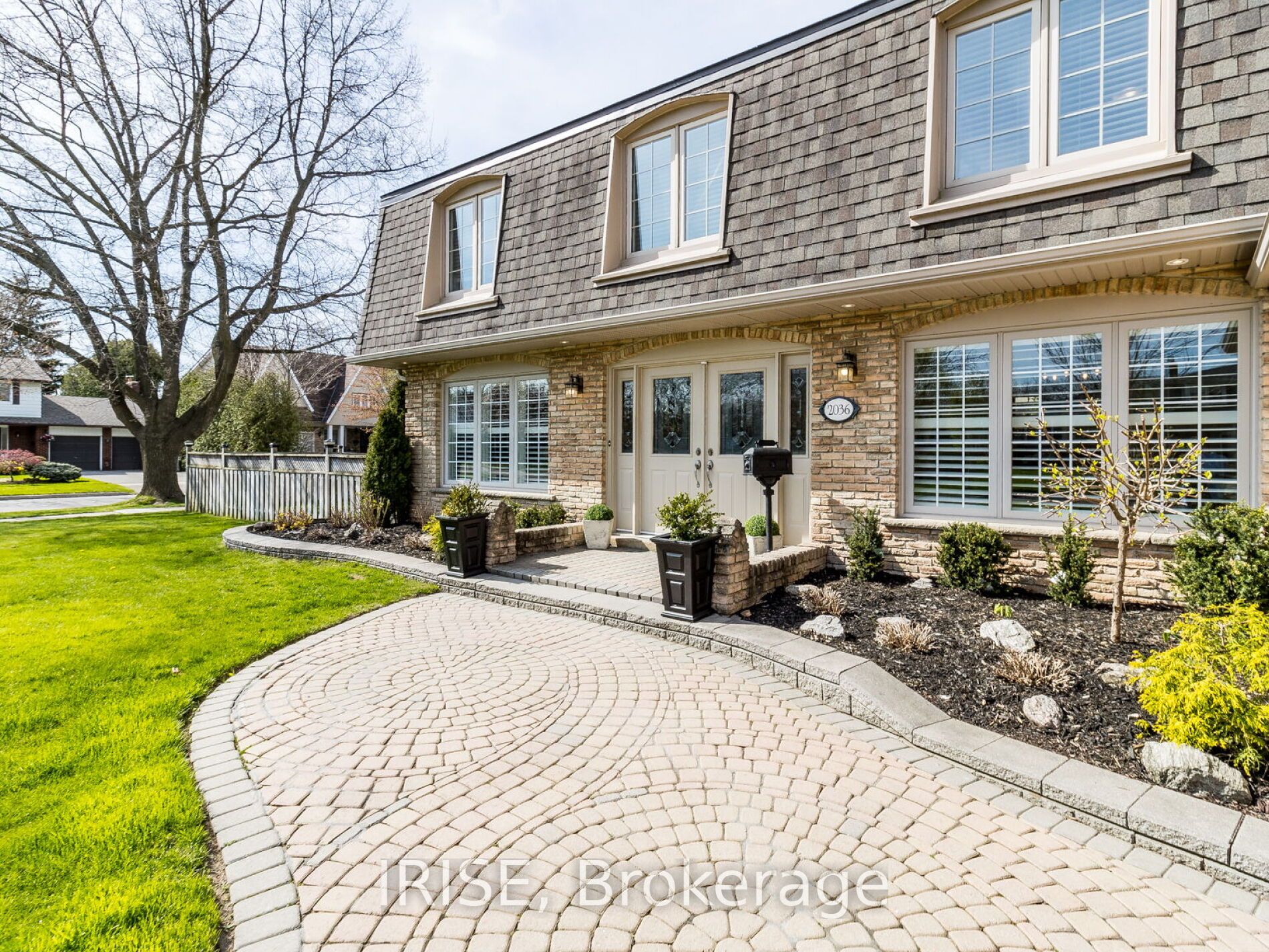 2036 Kawartha Cres
