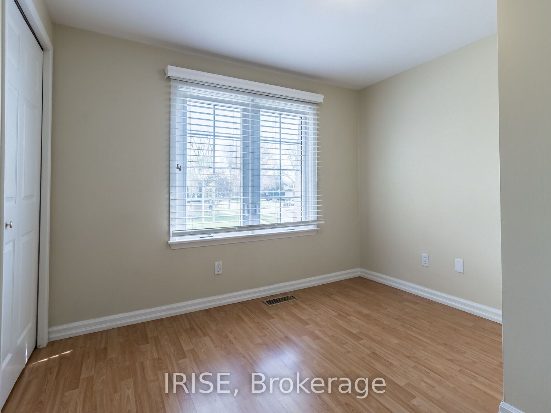 2036 Kawartha Cres